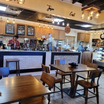 Paramo Café & Restaurant - Ultra inviting - Venezuelan Near Me - Sarasota, Florida Paramo Café & Restaurant - Ultra inviting - Venezuelan Near Me - Sarasota, Florida