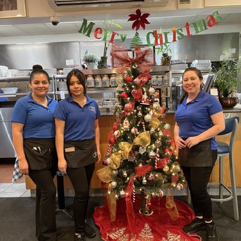 Lefteris Gyro  II - Servers - Greek Near Me - Mount Kisco, New York