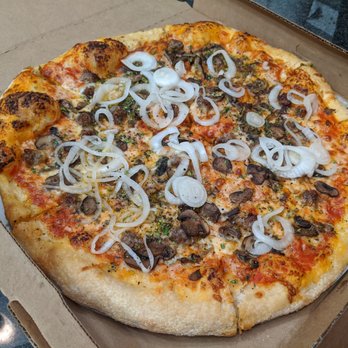 Bob's Pizza - Sausage pizza with mushrooms - Pizza Near Me - Evanston, Illinois Bob's Pizza - Sausage pizza with mushrooms - Pizza Near Me - Evanston, Illinois