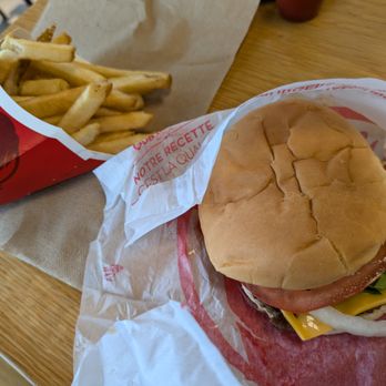 Wendy's - Wendy's, 1175 Dundas St, Woodstock - Fast Food Near Me - Woodstock, Ontario Wendy's - Wendy's, 1175 Dundas St, Woodstock - Fast Food Near Me - Woodstock, Ontario