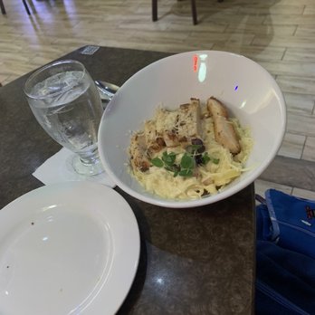 Zazones Caribbean Kitchen - Pasta con pollo. - Seafood Near Me - Aguadilla, Puerto Rico