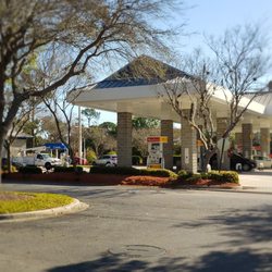 Daily's - Filling up and getting a car wash