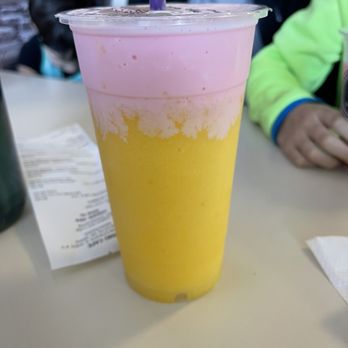 Binki Cafe - Charlotte - Strawberry Mango Aurora Smoothie - Bubble Tea Near Me - Charlotte, North Carolina