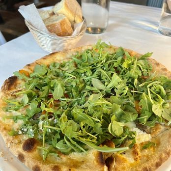 Serafina Times Square - Goat Cheese Pizza - Italian Near Me - New York, New York