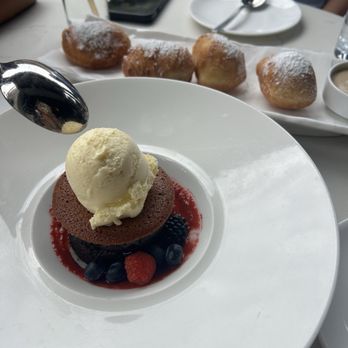 Crustacean Beverly Hills - Table side ice cream that was not table side - Vietnamese Near Me - Beverly Hills, California Crustacean Beverly Hills - Table side ice cream that was not table side - Vietnamese Near Me - Beverly Hills, California