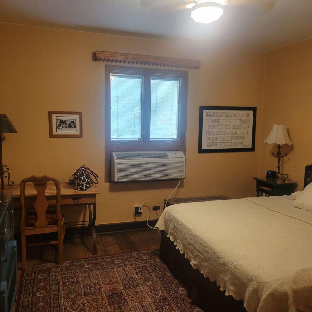 La Posada Hotel - A lovely room-209, overlooking the sunken garden. - Hotels Near Me - Winslow, Arizona La Posada Hotel - A lovely room-209, overlooking the sunken garden. - Hotels Near Me - Winslow, Arizona