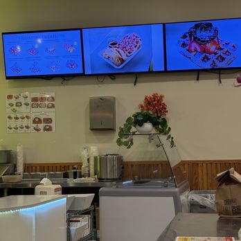 Little Gem Belgian Waffles - Desserts Near Me - Davis, California
