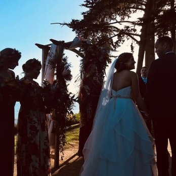 Mavericks House - Beautiful ceremony at 4:30pm. - Venues & Event Spaces Near Me - Half Moon Bay, California Mavericks House - Beautiful ceremony at 4:30pm. - Venues & Event Spaces Near Me - Half Moon Bay, California