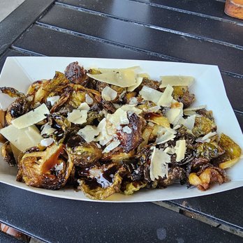 Chow Food & Beverage - Pizza Near Me - Clinton, Connecticut Chow Food & Beverage - Pizza Near Me - Clinton, Connecticut