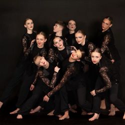 Airborne Dance - Rep company dancers 2025 photo credit: Tara Yax Photography