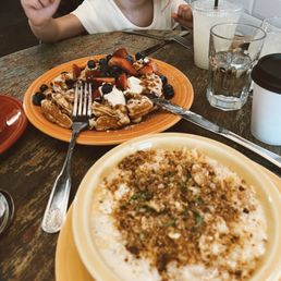 Mac and cheese and waffles with berries Mac and cheese and waffles with berries
