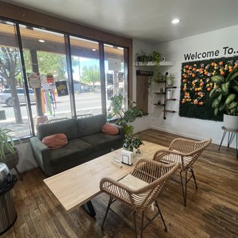 Harvest Juice Co - Seating - Juice Bars & Smoothies Near Me - Show Low, Arizona