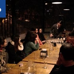 Coined - We did a wine tasting on the terrace above the school with a sommelier who explained everything about the vines and wines of Chile!