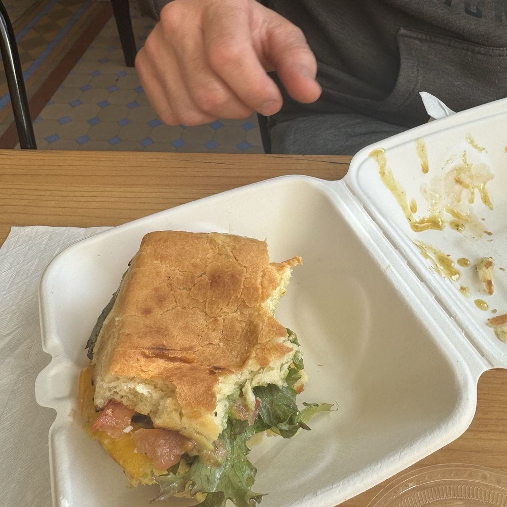 Familia - Coffee & Tea Near Me - Eureka, California