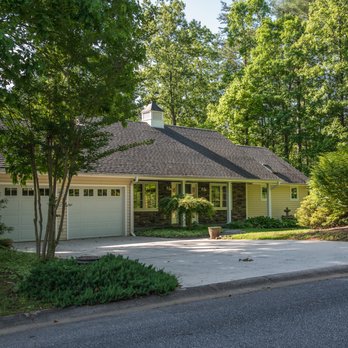 Mountain Vista Properties - 200 Lyntz Landing - Lakefront - Real Estate Agents Near Me - Black Mountain, North Carolina Mountain Vista Properties - 200 Lyntz Landing - Lakefront - Real Estate Agents Near Me - Black Mountain, North Carolina