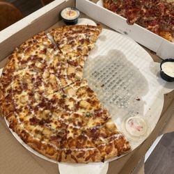 Pizza Shark - Dennis - 16" Goblin Pizza