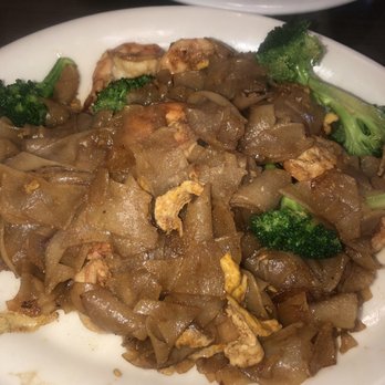 Chillin' Thai Cuisine - Pad see ew with shrimp - Thai Near Me - El Monte, California Chillin' Thai Cuisine - Pad see ew with shrimp - Thai Near Me - El Monte, California