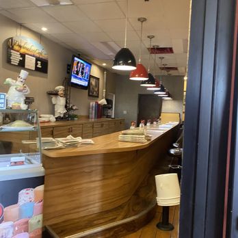 Daybreakers Cafe - a view of the inside of the restaurant - Diners Near Me - Yuma, Arizona
