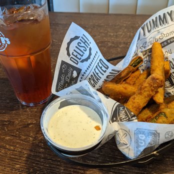 Johnny B’s Grillhouse - Zucc fries and great tea! - Breakfast & Brunch Near Me - Winston-Salem, North Carolina