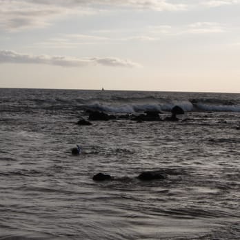 Ulua Beach Park - Stick by the rocks for the best snorkeling - Beaches Near Me - Wailea, Hawaii Ulua Beach Park - Stick by the rocks for the best snorkeling - Beaches Near Me - Wailea, Hawaii