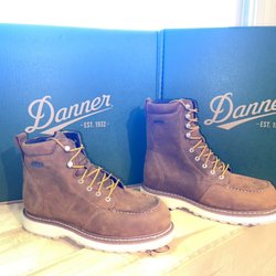 Mieras Work & Comfort - Danner Boots now in stock! Safety Toe and Soft Toe versions available. Waterproof