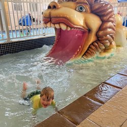 Holiday Inn Express & Suites Mitchell - Toddler side of the pool
