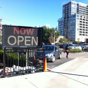 Mariano's - Surface parking lot North of store - Grocery Near Me - Chicago, Illinois
