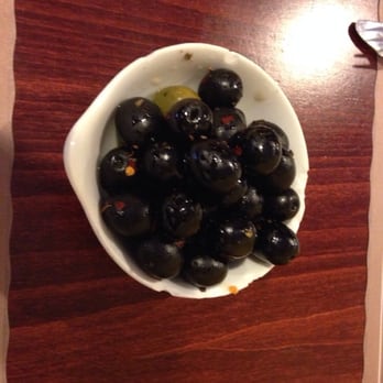 Backyard Grill - Black Olives !! Yummy- with red pepper flakes - Barbeque Near Me - Kenilworth, New Jersey
