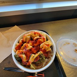 Tofu + vegetable cup with level 9 sauce Tofu + vegetable cup with level 9 sauce