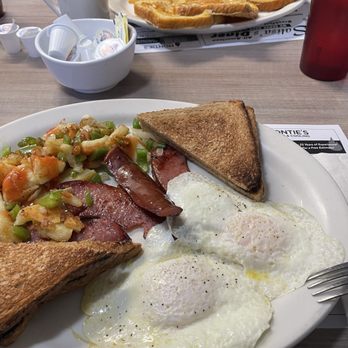 Salisa's - Polish sausage, eggs, wheat toast, bacon, hashbrowns, French toast - New American Near Me - Niagara Falls, New York Salisa's - Polish sausage, eggs, wheat toast, bacon, hashbrowns, French toast - New American Near Me - Niagara Falls, New York