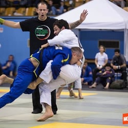 Brazilian Top Team Canada - Murilo Bustamante Il fut le champion en titre des poids moyen de l'UFC après avoir défait Dave Menne lors de l'UFC 35.