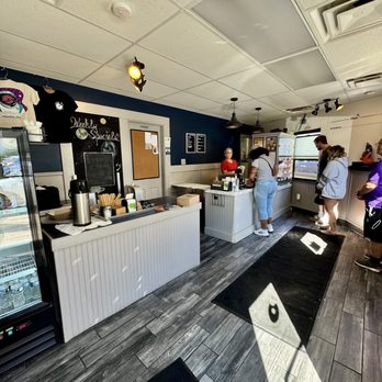 Starlight Doughnut Lab - 08.31.25 interior - Bakeries Near Me - Cincinnati, Ohio