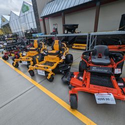 Tractor Supply - Lawnmowers