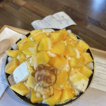 Bingsu Tea - Mango Bingsu (with an adorable waffle bear and cheesecake bites!) - Bubble Tea Near Me - Sacramento, California Bingsu Tea - Mango Bingsu (with an adorable waffle bear and cheesecake bites!) - Bubble Tea Near Me - Sacramento, California