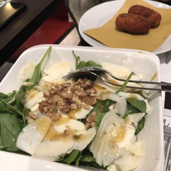Emma Pizzeria - Spinach and pear salad - Pizza Near Me - Rome, RM