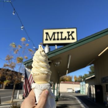 Meadowlark Dairy - Small Eggnog ice cream - Ice Cream & Frozen Yogurt Near Me - Pleasanton, California