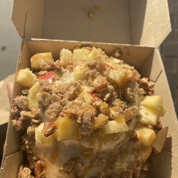 Cinnaholic - Caramel Apple Pie Roll - Bakeries Near Me - Long Beach, California