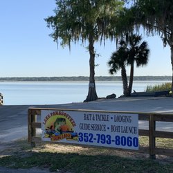 Tracy's Point Fish Camp - Entrance
