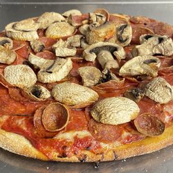 Ameci Pizza - Newbury Park - Sourdough "crunchy & Chewy" crust Pizza
Naturally fermented for a crispy, crunchy exterior and deliciously chewy bite.
Sourdough Crust