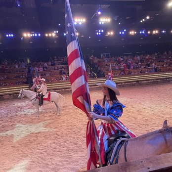 Dolly Parton's Stampede - Show - Performing Arts Near Me - Pigeon Forge, Tennessee