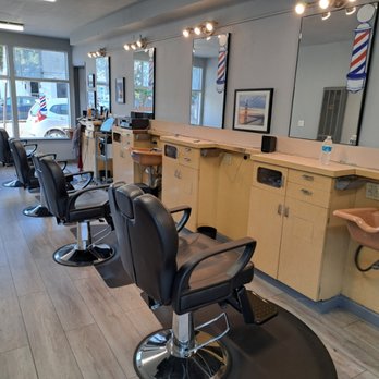 Headquarters Barbershop - Inside the barbershop - Barbers Near Me - Berkeley, California Headquarters Barbershop - Inside the barbershop - Barbers Near Me - Berkeley, California