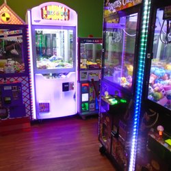 Beef 'O' Brady's - A small arcade area for the kiddos.
