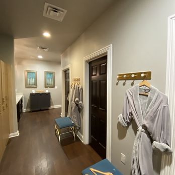 Woodhouse Spa - Mount Pleasant - Bathroom/changing area - Day Spas Near Me - Mt Pleasant, South Carolina Woodhouse Spa - Mount Pleasant - Bathroom/changing area - Day Spas Near Me - Mt Pleasant, South Carolina