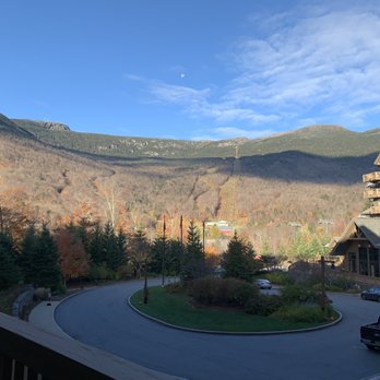 The Lodge at Spruce Peak - Mountain View room - Ski Resorts Near Me - Stowe, Vermont The Lodge at Spruce Peak - Mountain View room - Ski Resorts Near Me - Stowe, Vermont