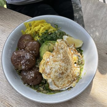 Sunhouse Cafe - Sunshine bowl with fried egg and potatoes - Cafes Near Me - Jasper, Alberta