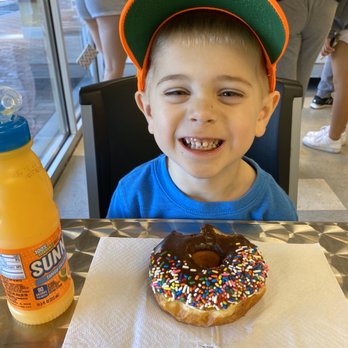 Dee's Donuts - "That's a Donut smile, Dad!" - Donuts Near Me - Las Vegas, Nevada Dee's Donuts - "That's a Donut smile, Dad!" - Donuts Near Me - Las Vegas, Nevada