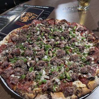JT's Pizza & Spirits - Deluxe (X-Large) - Pizza Near Me - Grand Rapids, Michigan JT's Pizza & Spirits - Deluxe (X-Large) - Pizza Near Me - Grand Rapids, Michigan