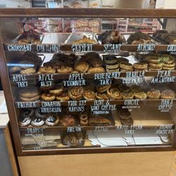 LF Bakery - Pastry cases and ovens