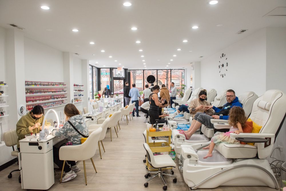 Pick Your Color Nails Logo