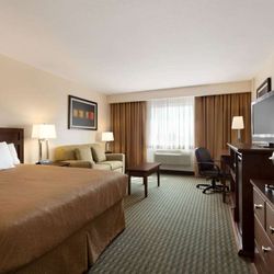 Travelodge Weyburn - Guest room